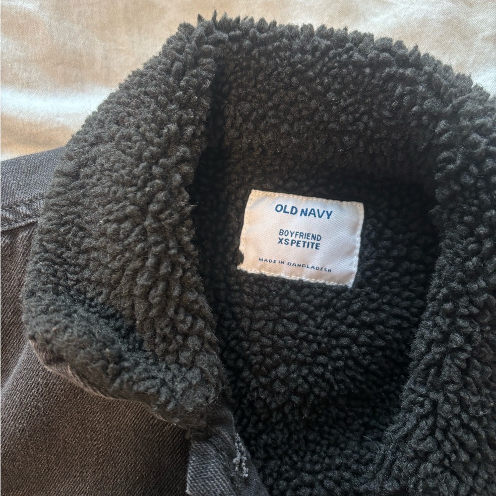 Old Navy Black Jacket with Sherpa Lining - Picture 5 of 7